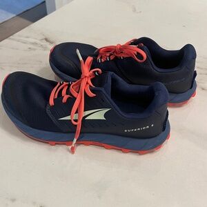 Altra Superior 5 Size 8 Trail Running Shoe